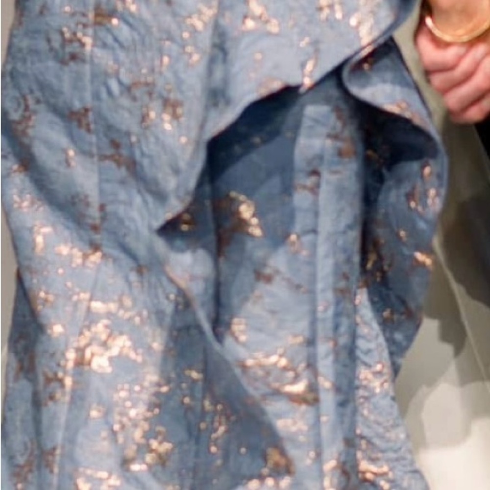 Elegant Blue and Gold Gown - Picture 7 of 8
